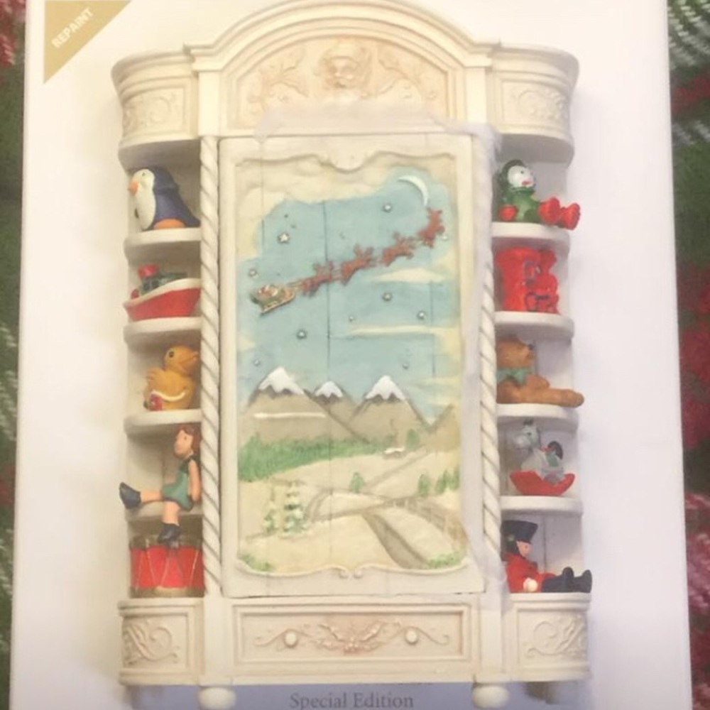 NEW 2011 Hallmark Special Edition Ornament